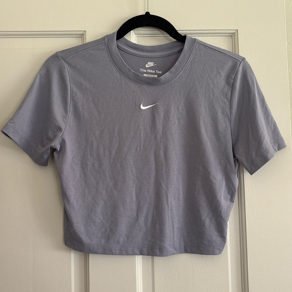 Nike size medium purple crop workout shirt